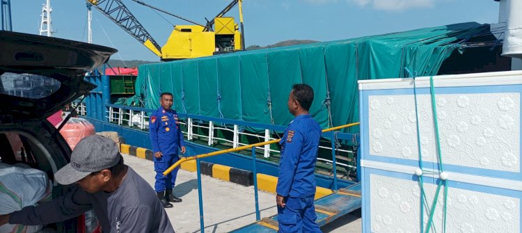 Pol Airud Polres Manggarai Lakukan Pengamanan di Pelabuhan Reo-Kedindi