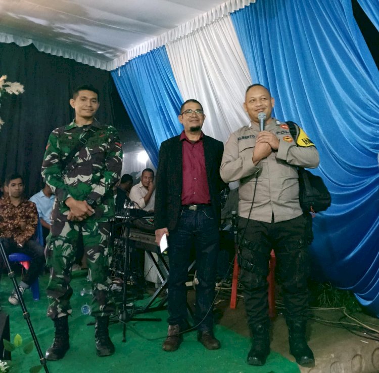 Bhabinkamtibmas dan Babinsa Kawal Keamanan Acara Syukuran Pernikahan di Desa Nenu, Cibal