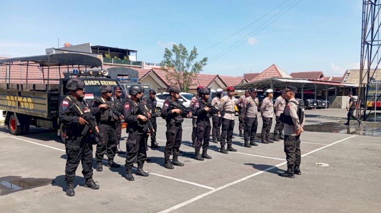 Patroli Gabungan Polres Manggarai dan Kompi 2 Yon B Pelopor dalam Rangka Operasi Mantap Praja 2024.