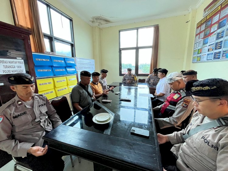 Polres Manggarai Gelar Binrohtal untuk Tingkatkan Iman dan Taqwa Personel