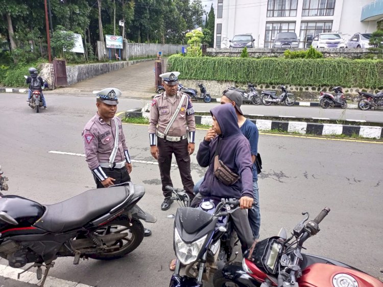 Satlantas Polres Manggarai Gelar Patroli KRYD dan Himbauan Kamseltibcar Lantas di Kota Ruteng