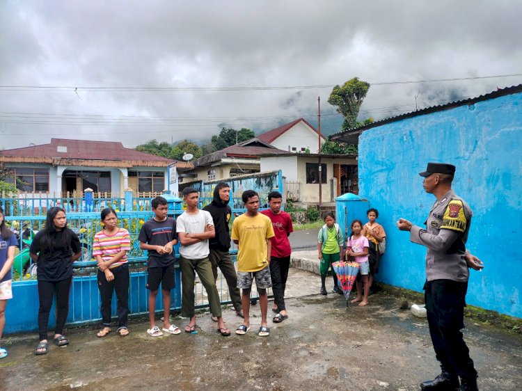 Patroli dan Sambang Bhabinkamtibmas Kelurahan Rowang, Kec. Langke Rembong