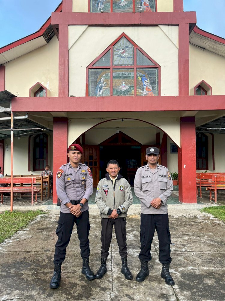 Personel Polres Manggarai Laksanakan Pengamanan Ibadah Minggu di Kota Ruteng