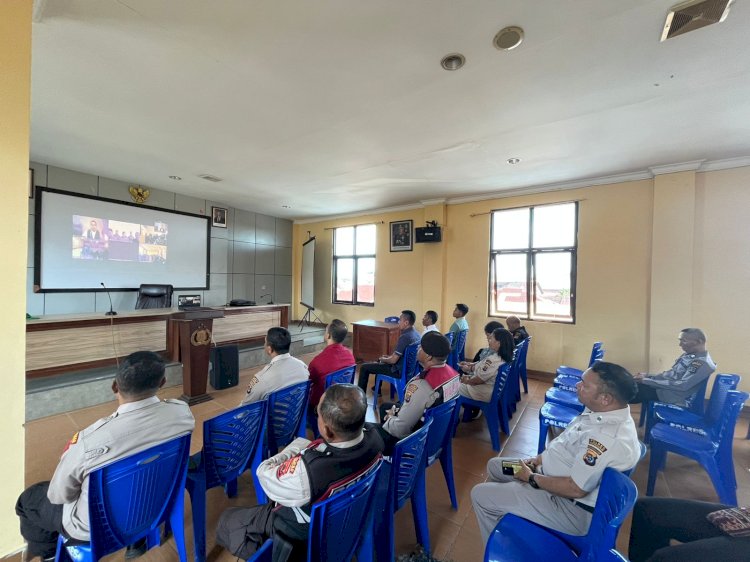 Personil Polres Manggarai Ikuti Bimbingan Rohani dan Mental Melalui Zoom Meeting