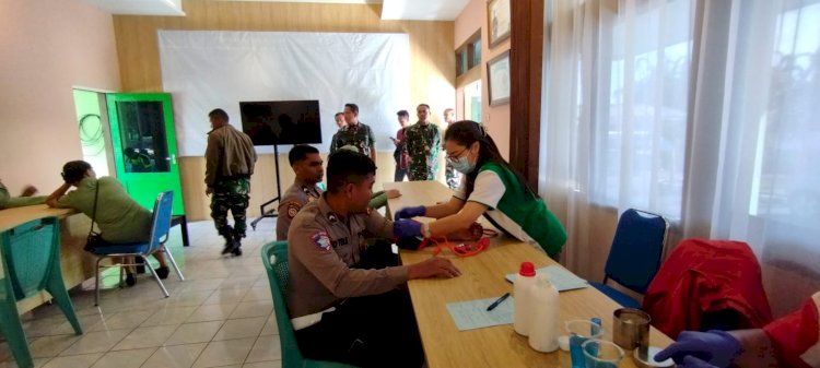 Polres Manggarai Ikuti Bakti Sosial Donor Darah Memperingati Hari Juang TNI AD Ke-79