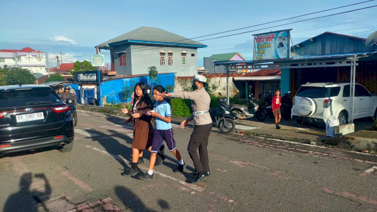 Sat Lantas Polres Manggarai Laksanakan Giat Rutin, Pastikan Kamseltibcarlantas di Kota Ruteng