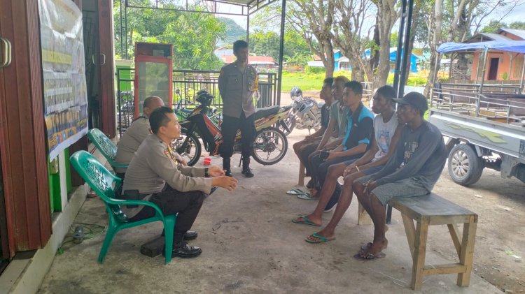 Polsek Reo Laksanakan Program Jumat Curhat di Kampung Lawara Memberikan Sejumlah Himbauan Pada Warga Sekitar