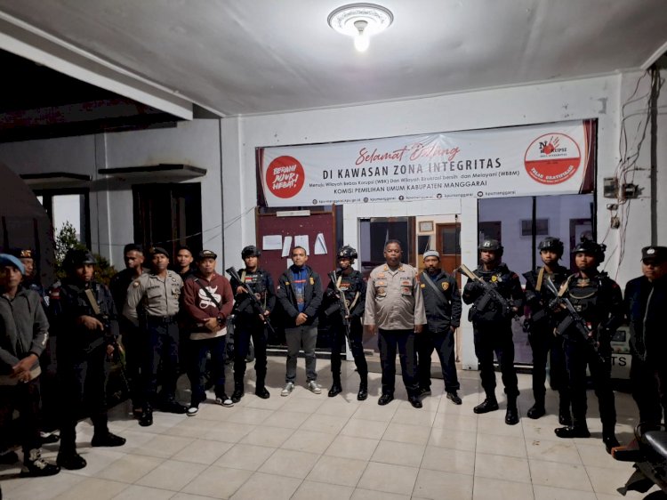 Polres Manggarai dan Kompi 2 Yon B Pelopor Gelar Patroli Gabungan untuk Jaga Kamtibmas