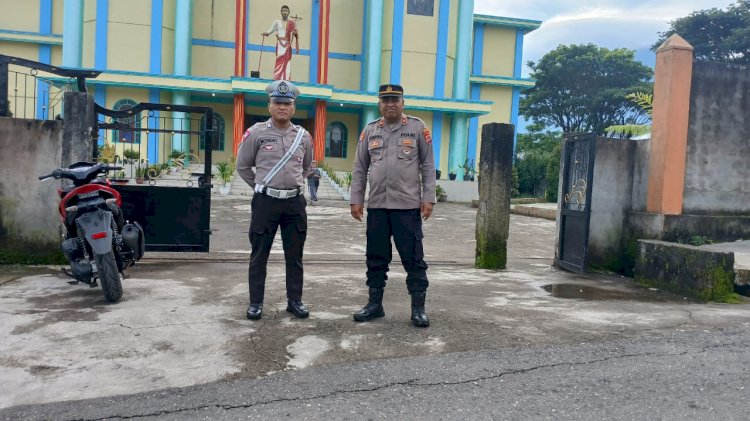 Polres Manggarai Laksanakan Pengamanan Ibadah Minggu di Kota Ruteng