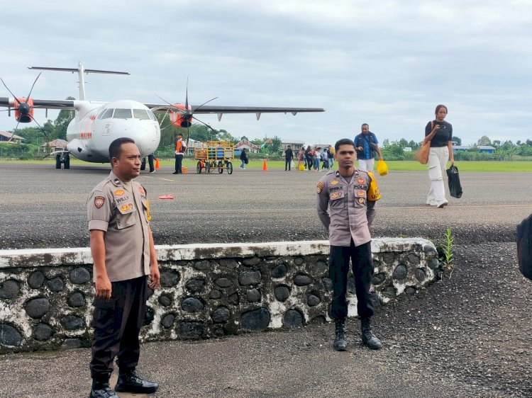 KP3 Udara Frans Sales Lega Ruteng Laksanakan Pengamanan Penerbangan Wings Air dengan Lancar