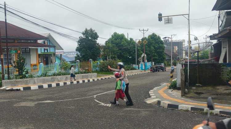 Sat Lantas Polres Manggarai Laksanakan Pengamanan dan Pengaturan Lalu Lintas, tingkatkan kesadaran Berlalu Lintas.