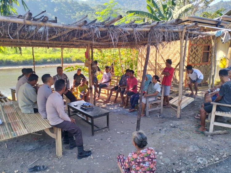 Polsek Reo Gelar Program Jumat Curhat Bersama Warga Kampung Nunang