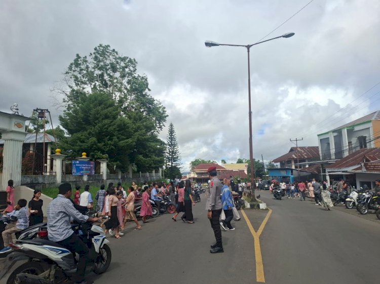 Polres Manggarai Amankan Ibadah Minggu di Kota Ruteng Jelang Natal dan Tahun Baru