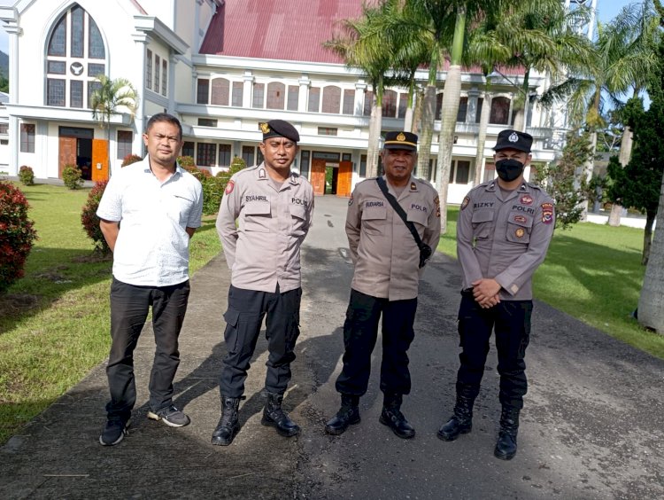 Polres Manggarai Amankan Ibadah Minggu di Kota Ruteng Jelang Natal dan Tahun Baru