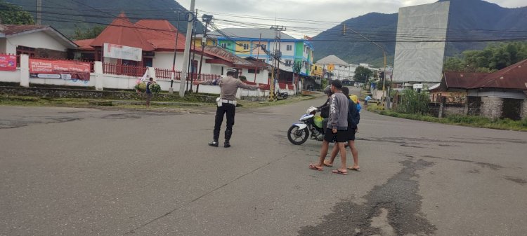 Satlantas Polres Manggarai Laksanakan Pamturlalin Pagi Demi Kelancaran Lalu Lintas di Kota Ruteng