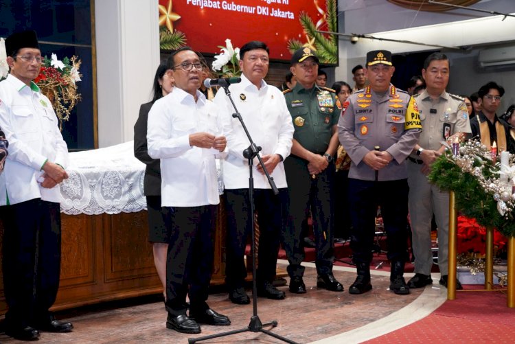 Jelang Ibadah Malam Natal, Menko Polkam-Kapolri Tinjau Gereja GKI Samanhudi dan Gereja Immanuel