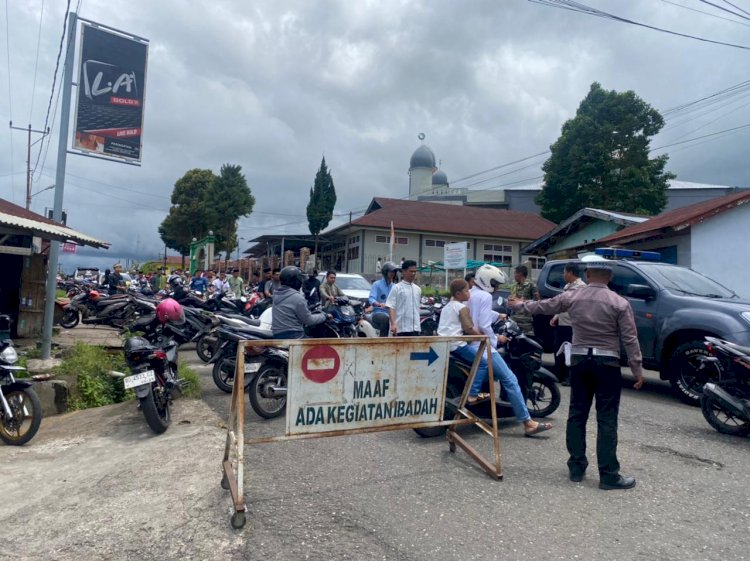 Satlantas Polres Manggarai Gelar Pengamanan dan Pengaturan Lalu Lintas di Masjid Baiturahman