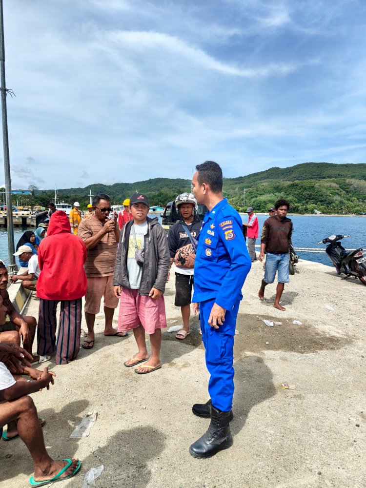 Patroli dan Sambang Sat Polairud Polres Manggarai Jaga Kondusifitas Wilayah Pesisir