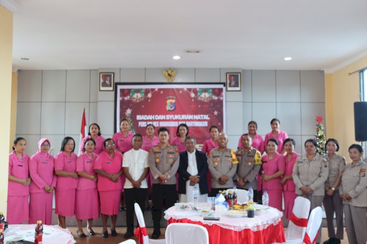 Polres Manggarai Gelar Ibadah dan Syukuran Natal Bersama Personil dan Bhayangkari