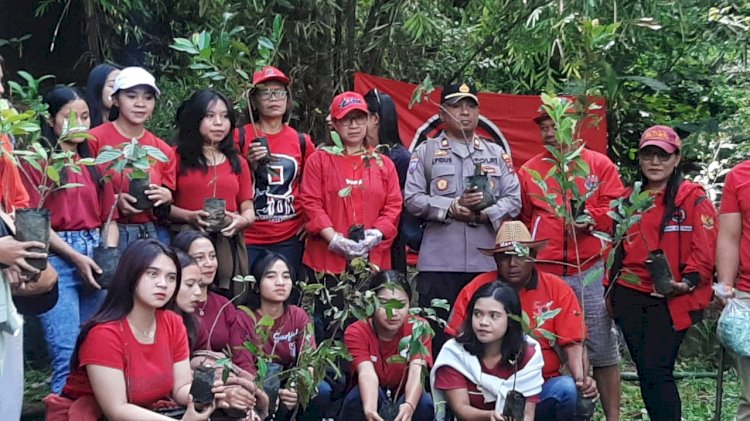 Kasat Binmas Polres Manggarai Hadiri Kegiatan Penanaman Pohon untuk Pelestarian Lingkungan