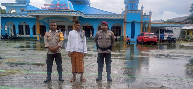 Polsek Reo Laksanakan Pengamanan Shalat Jumat di Masjid Besar Nurul Huda Reo