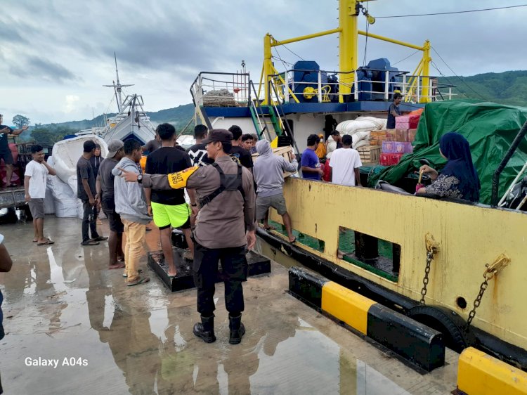 KP3 Laut Pelabuhan Reo Pastikan Aktivitas di Pelabuhan Aman dan Lancar