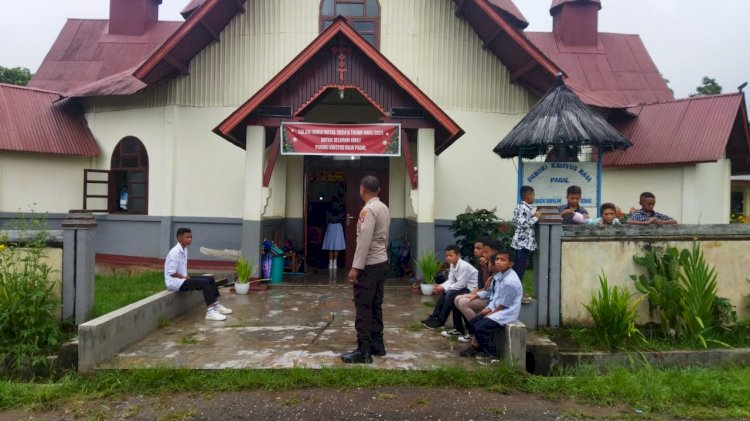 Polsek Cibal Laksanakan Pengamanan Perayaan Misa di Gereja Paroki Kristus Raja Pagal