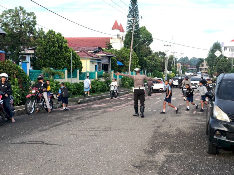 Sat Lantas Polres Manggarai Laksanakan Pamturlalin Pagi demi Keamanan dan Ketertiban Lalu Lintas