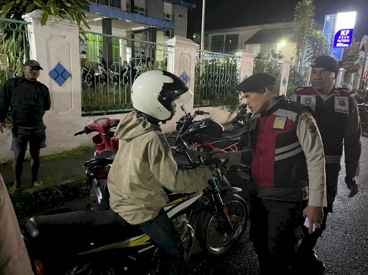 Samapta Polres Manggarai Gelar Patroli Perintis Presisi dan Himbauan Kamtibmas di Kota Ruteng