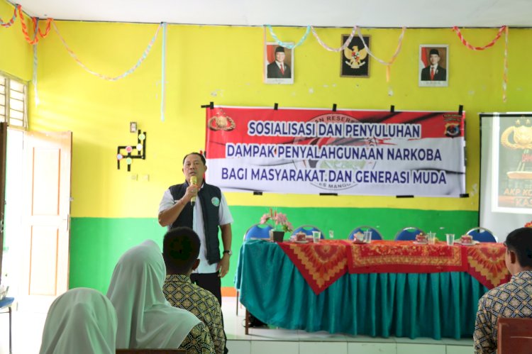 Lindungi Generasi Muda dari Bahaya Narkoba, Kasat Narkoba Polres Manggarai Gelar Sosialisasi  dan Penyuluhan di MAN 2 Ruteng