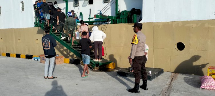 KP3 Laut Pelabuhan Reo terus berkomitmen menjaga keamanan dan kelancaran operasional di pelabuhan untuk memberikan pelayanan terbaik kepada masyarakat.