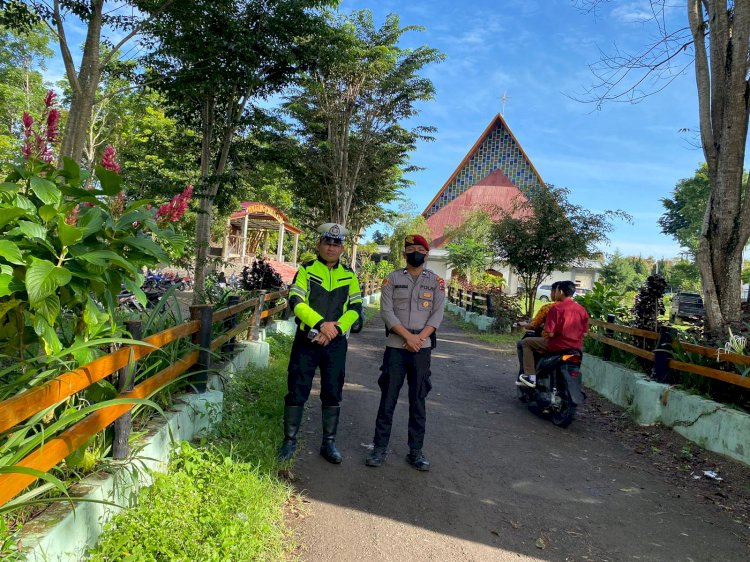 Polres Manggarai Pastikan Ibadah Minggu Aman, Gelar Pengamanan di Gereja-Gereja Kota Ruteng