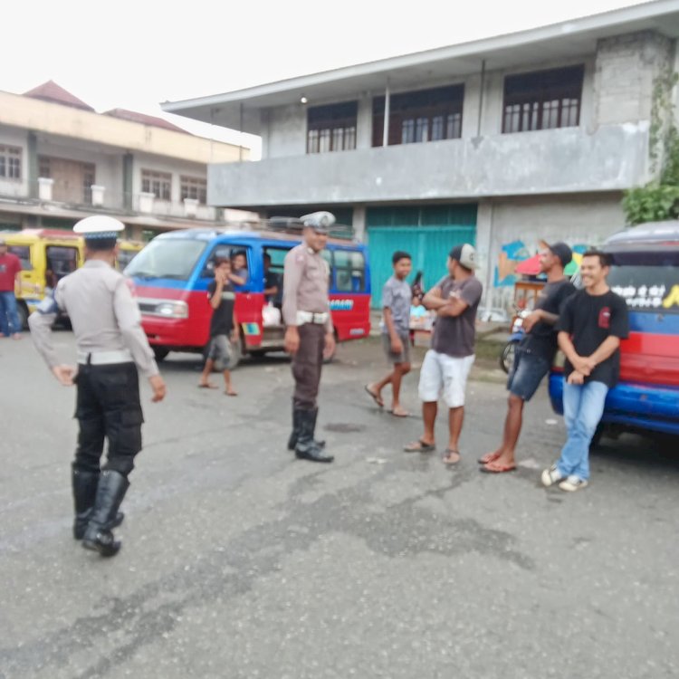 Sat Lantas Polres Manggarai Gelar Patroli KRYD, PAMTURLALIN, dan Himbauan Kamseltibcarlantas di Kota Ruteng