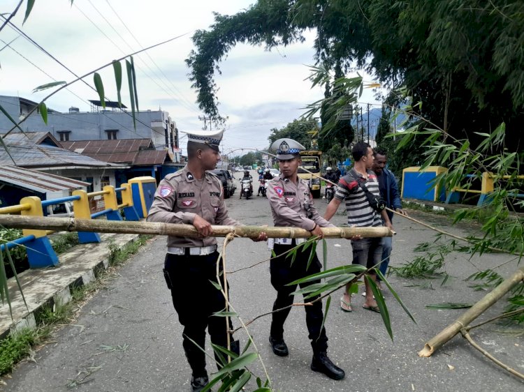 Sat Lantas Polres Manggarai Gelar Patroli KRYD, Pamturlalin, dan Himbauan Kamseltibcar Lantas di Kota Ruteng