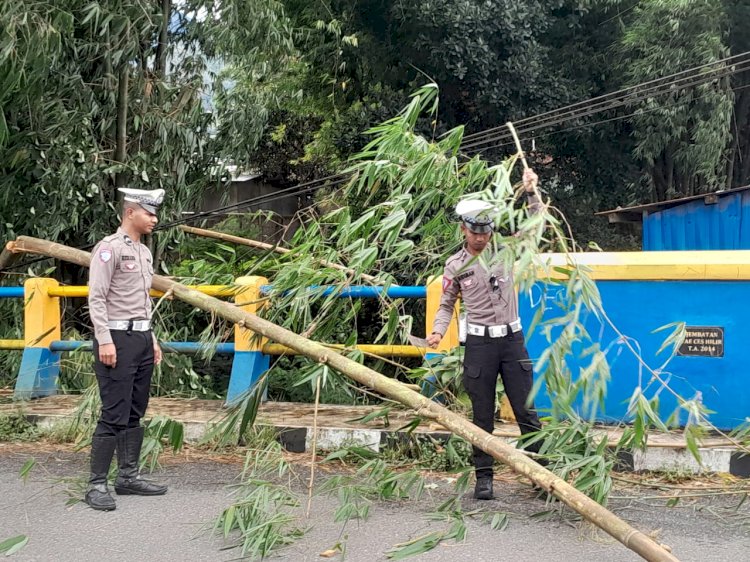 Sat Lantas Polres Manggarai Gelar Patroli KRYD, Pamturlalin, dan Himbauan Kamseltibcar Lantas di Kota Ruteng