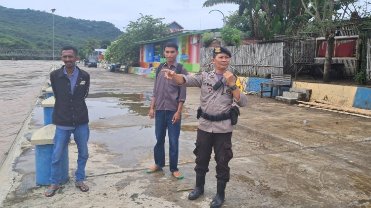 Antisipasi Potensi Bencana, Polsek Reo Laksanakan Patroli Dialogis di Seputaran Kota Kecamatan Reok