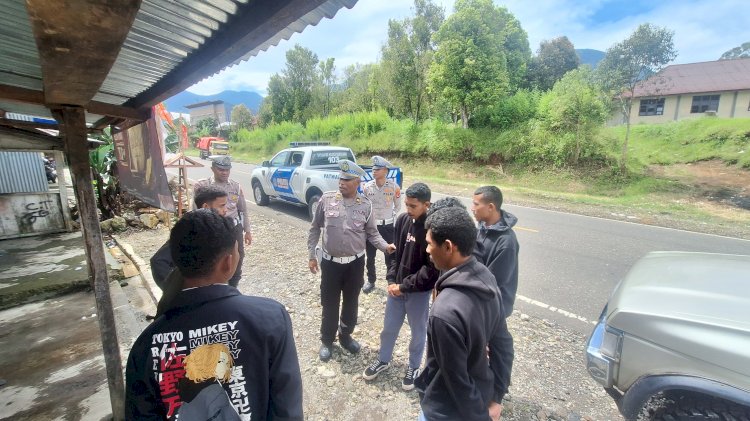 Sat Lantas Polres Manggarai Gelar Patroli KRYD, Pamturlalin, dan Himbauan Kamseltibcar Lantas di Kota Ruteng