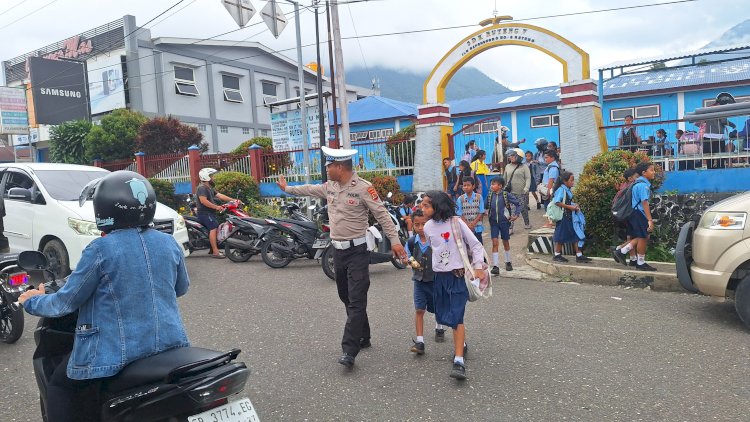 Sat Lantas Polres Manggarai Laksanakan Patroli KRYD dan Himbauan Kamseltibcar Lantas di Kota Ruteng