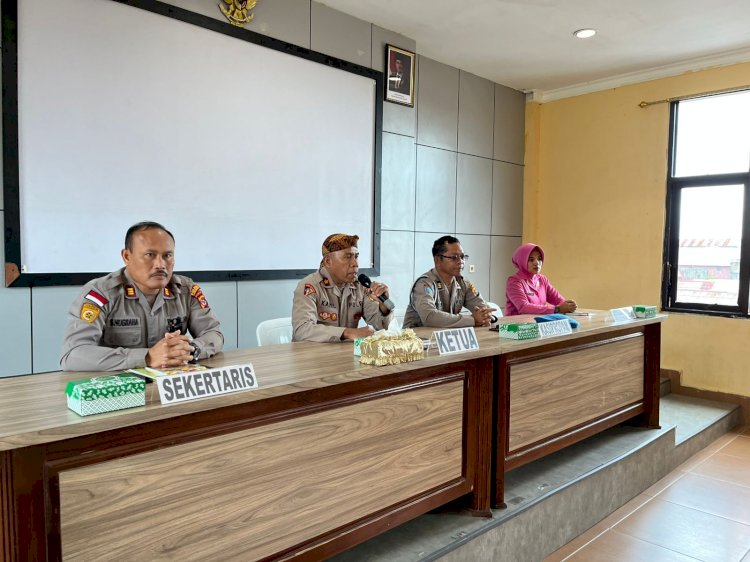 Wakapolres Manggarai Pimpin Sidang BP4R bagi Personel Polres Manggarai