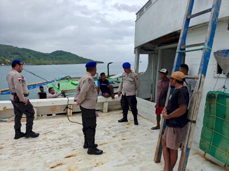 Patroli dan Sambang Sat Polairud Polres Manggarai: Himbauan Keselamatan dan Pencegahan TPPO di Pelabuhan Reo