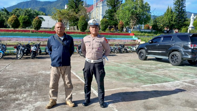 Polres Manggarai Gelar Pengamanan Ibadah Mingguan Umat Kristiani di Kota Ruteng