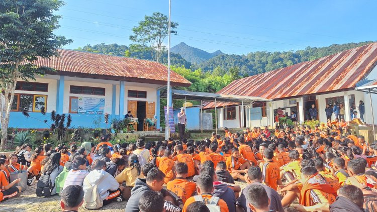 Unit Kamsel Sat Lantas Polres Manggarai Gelar Police Goes To School dalam Rangka Operasi Keselamatan 2025