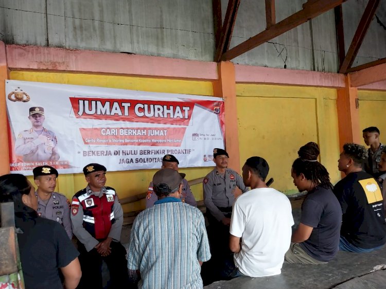 Polres Manggarai Gelar Jumat Curhat di Pasar Puni, Warga Sampaikan Keluhan Soal Akses Jalan dan Bongkar Muat Ikan