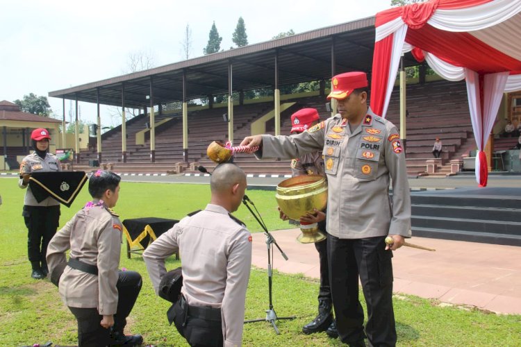 1.800 Bintara Polri memulai transformasi menjadi perwira: Bintra dan orientasi lingkungan menandai dimulainya pembukaan SIP Angkatan ke-54 Gelombang I di Sukabumi.