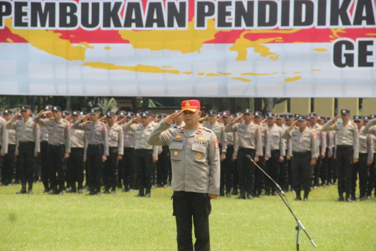 1.800 Bintara Polri memulai transformasi menjadi perwira: Bintra dan orientasi lingkungan menandai dimulainya pembukaan SIP Angkatan ke-54 Gelombang I di Sukabumi.