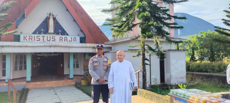 Polres Manggarai Gelar Pengamanan Ibadah Minggu di Gereja-Gereja di Ruteng