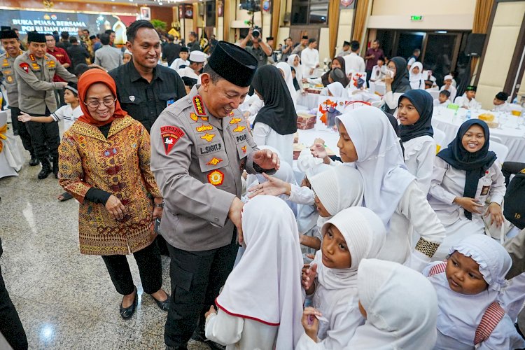 Berbagi Takjil dan Buka Puasa Bersama, Kapolri Perkuat Sinergi dengan Media dan Masyarakat