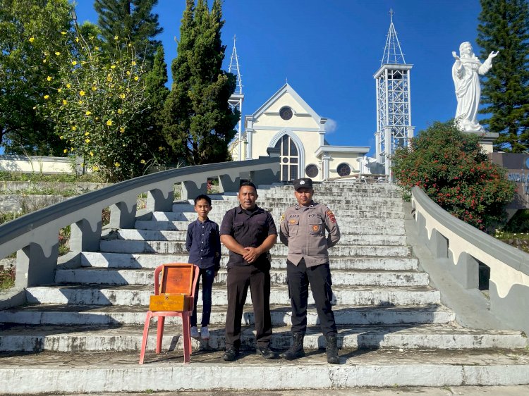 Polres Manggarai Terjunkan Personel untuk Amankan Ibadah Minggu di Sejumlah Gereja di Ruteng