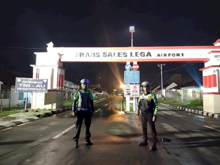 SATLANTAS POLRES MANGGARAI GELAR PATROLI MALAM ANTISIPASI BALAP LIAR DAN KEJAHATAN JALANAN