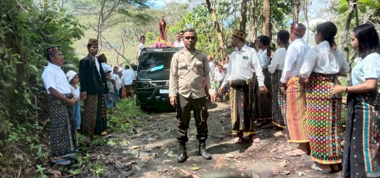 Tomas dan Toga Apresiasi Polsek Cibal dalam Pengamanan Perarakan Patung Bunda Maria
